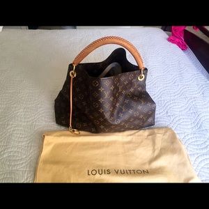Louis Vuitton Artsy MM